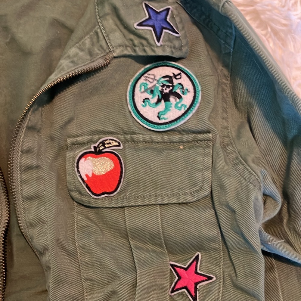 Green d-signed Disney descendants jacket - Picture 3 of 7